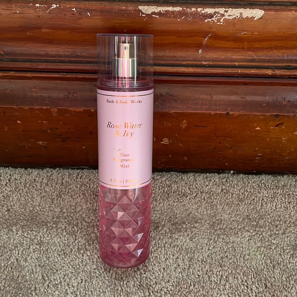 Rose Water & Ivy Bath & Body Works perfume